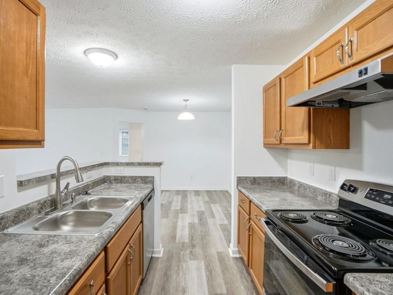 220 Carrington Place, Unit 104, Loveland, OH 45140 Photo 16