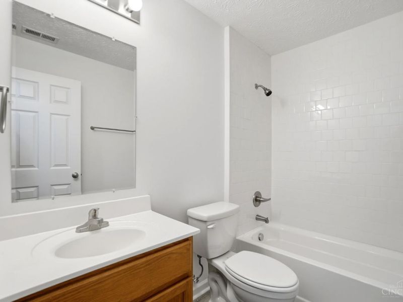 220 Carrington Place, Unit 104, Loveland, OH 45140 Photo 32