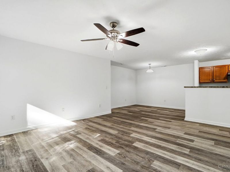 220 Carrington Place, Unit 104, Loveland, OH 45140 Photo 6