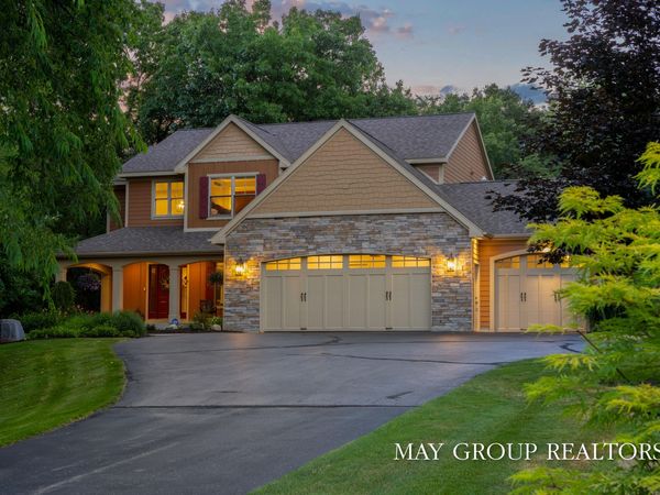 5254 Canyon River Drive NE, Ada, MI 49301