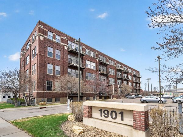 1901 E Hennepin Avenue, Unit 104, Minneapolis, MN 55413