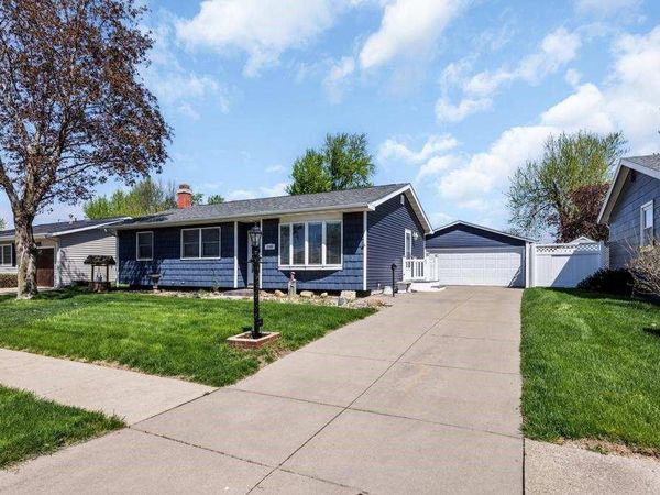 1060 West 10th Avenue, Marion, IA 52302