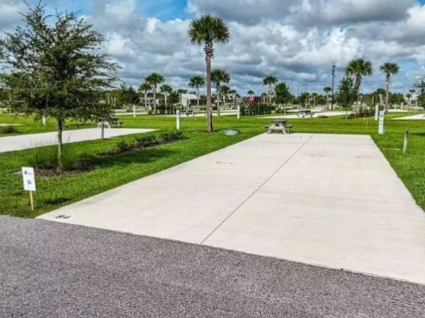 94 CEDAR CIRCLE E, LAKE WALES, FL 33898