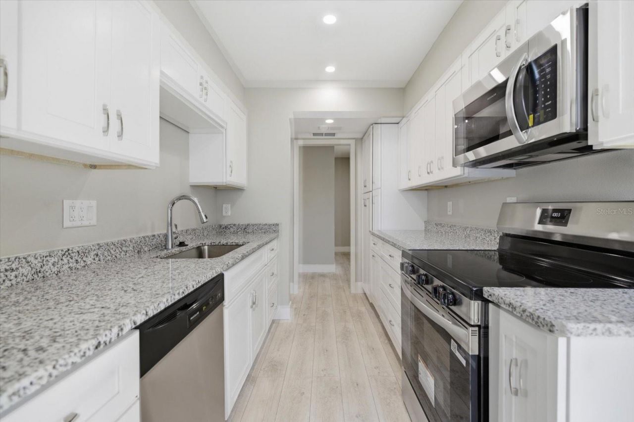 500 Park Boulevard S, Unit 106, Venice, FL 34285 Photo