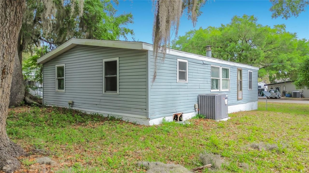 16940 SE 101st Court Road , Summerfield, FL 34491 Photo