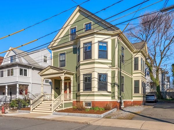 8 Franklin St, Somerville, MA 02145