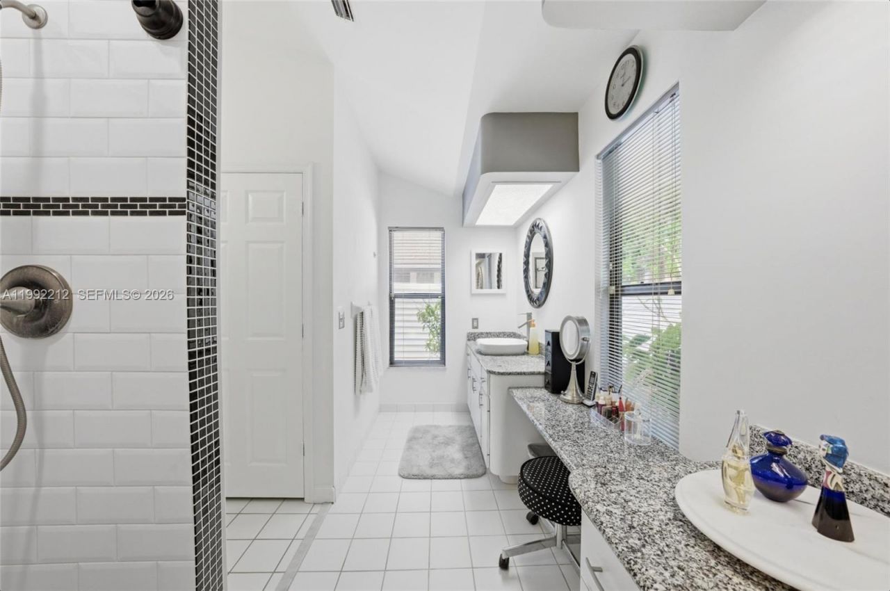 18546 Lake Bend Dr, Jupiter, FL 33458 Photo