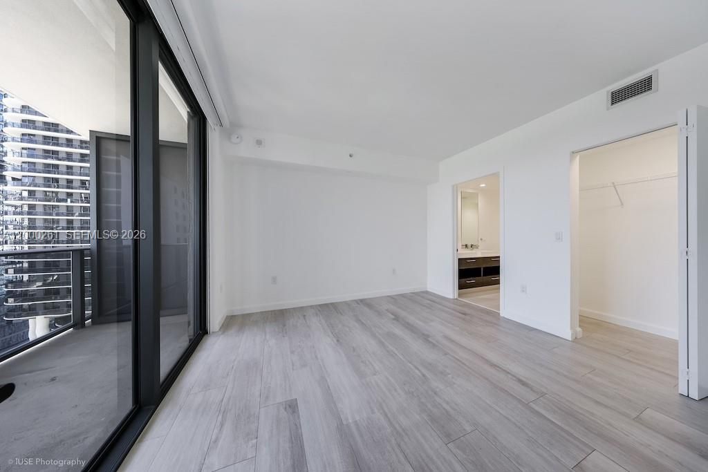 45 SW 9th St, Unit 1808, Miami, FL 33130 Photo