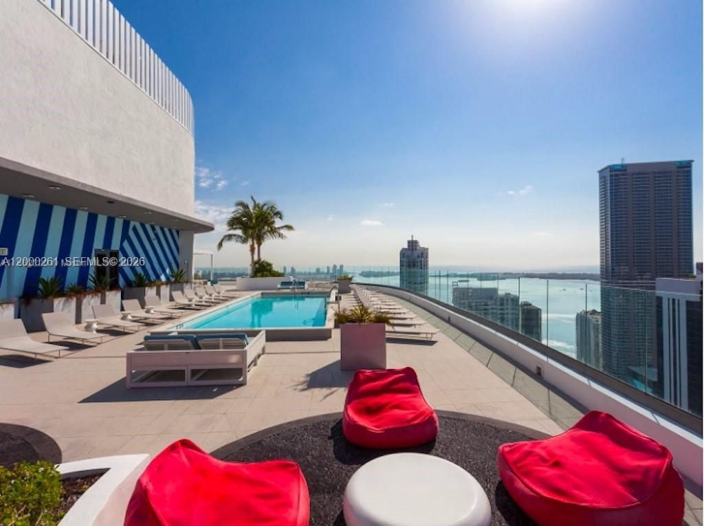 45 SW 9th St, Unit 1808, Miami, FL 33130 Photo