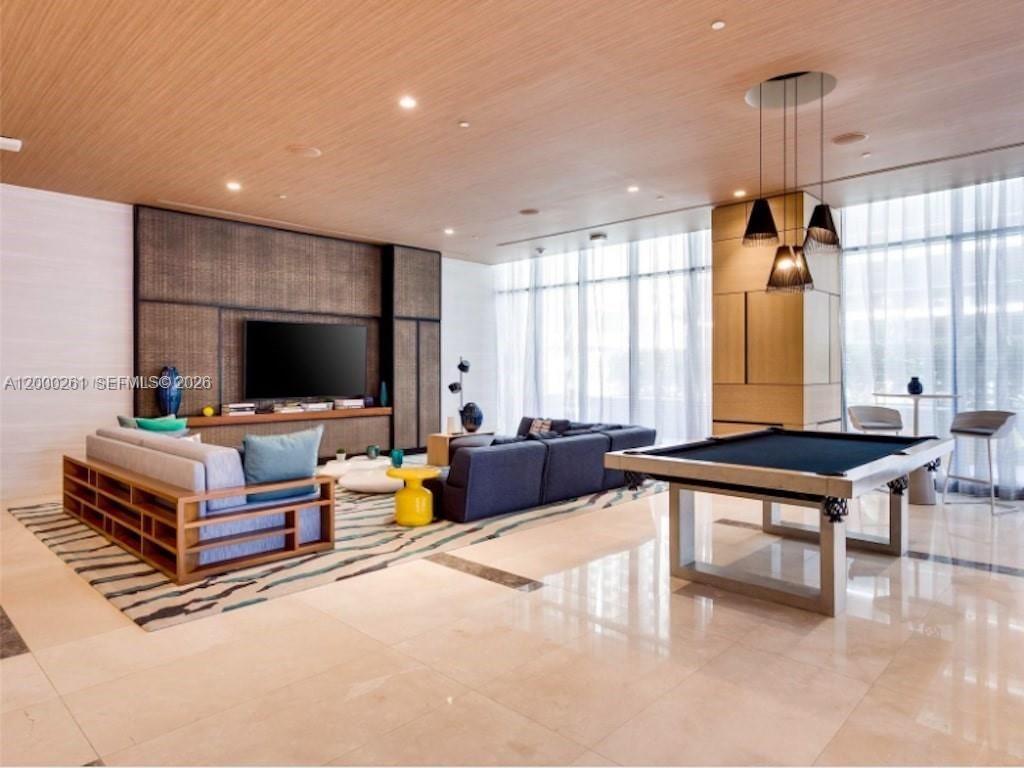 45 SW 9th St, Unit 1808, Miami, FL 33130 Photo