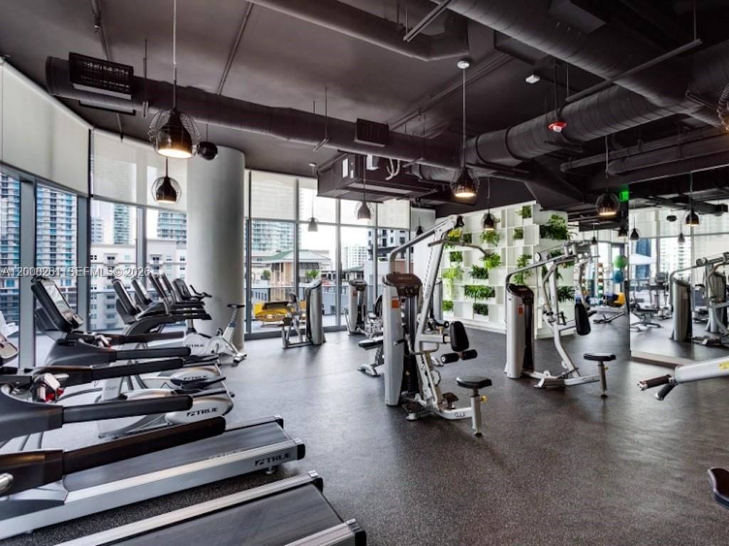 45 SW 9th St, Unit 1808, Miami, FL 33130 Photo