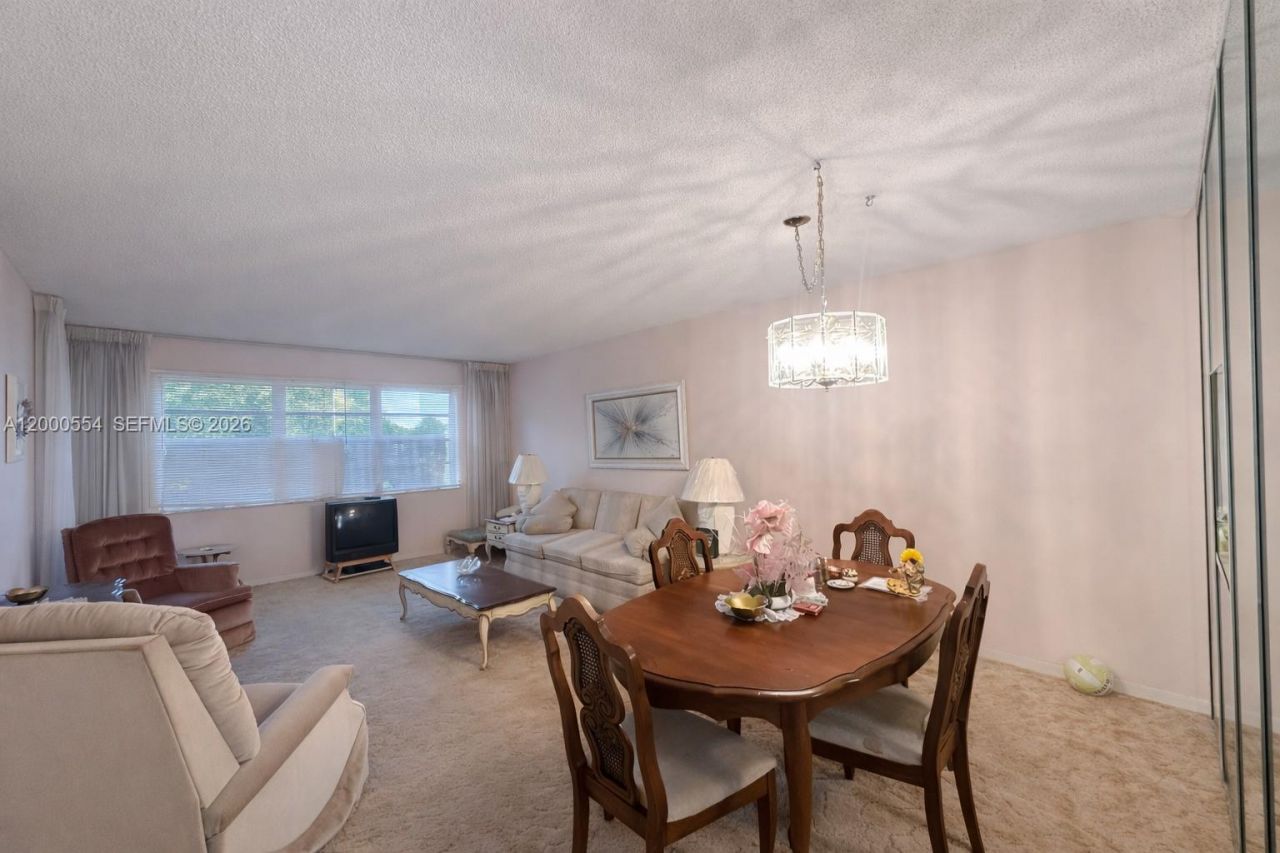 410 SE 2nd St, Unit 305, Hallandale Beach, FL 33009 Photo