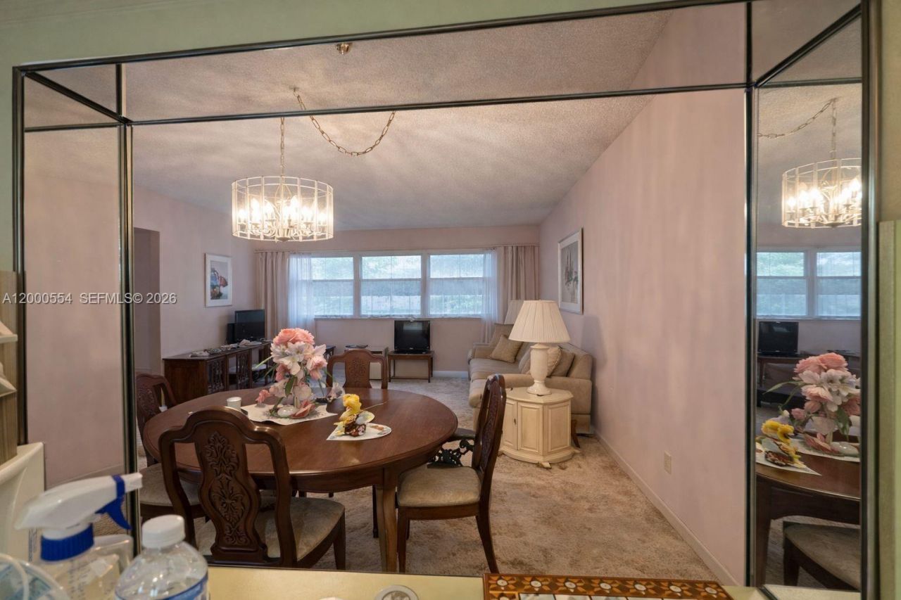 410 SE 2nd St, Unit 305, Hallandale Beach, FL 33009 Photo