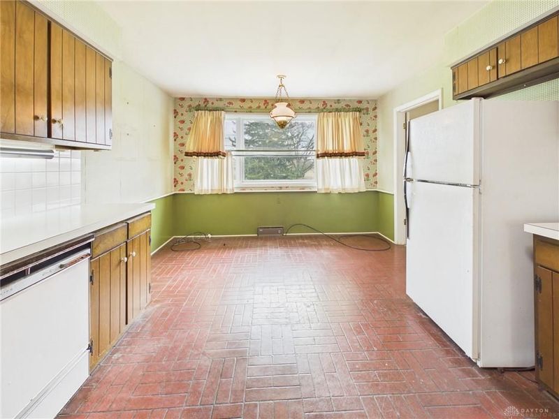 239 Hickory Drive, Greenville, OH 45331 Photo 9