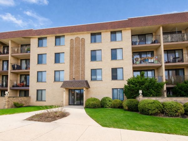 5447 W Lawrence Avenue , Unit 203, Chicago, IL 60630