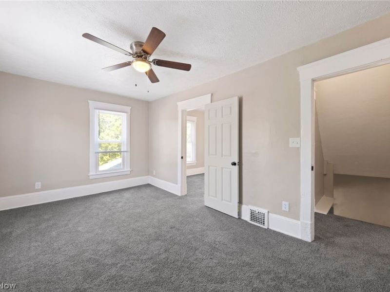 3909 Daisy Avenue, Unit 3911, Cleveland, OH 44109 Photo 17