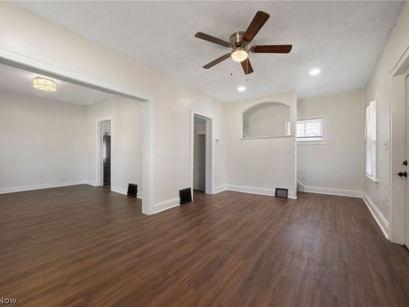 3909 Daisy Avenue, Unit 3911, Cleveland, OH 44109 Photo 22