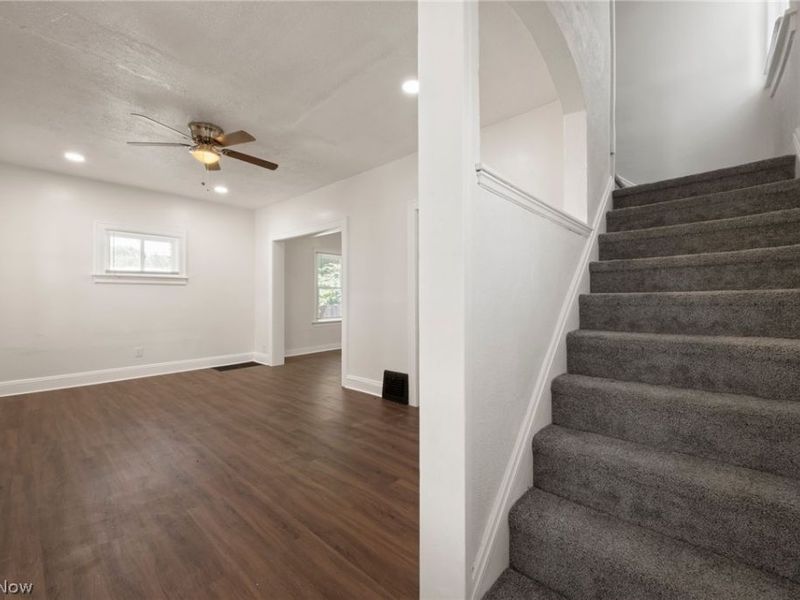 3909 Daisy Avenue, Unit 3911, Cleveland, OH 44109 Photo 23