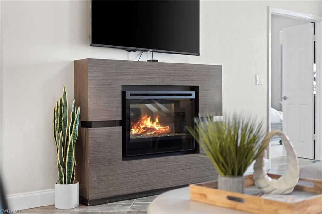 9380 Gulf Shore Dr , Unit 402, Naples, FL 34108 Photo