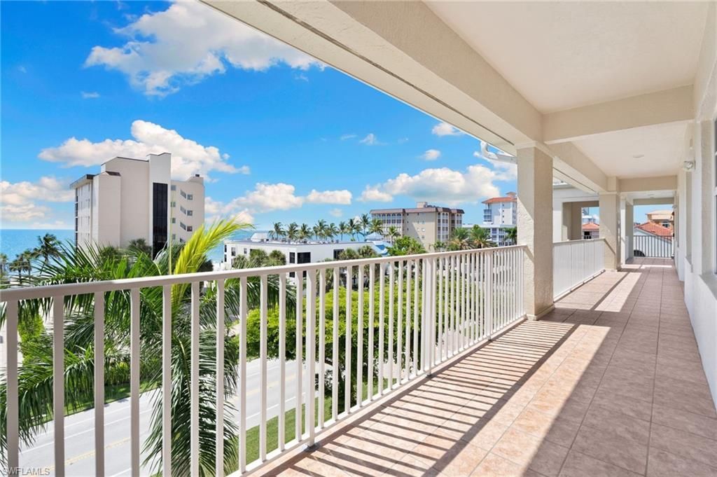 9380 Gulf Shore Dr , Unit 402, Naples, FL 34108 Photo