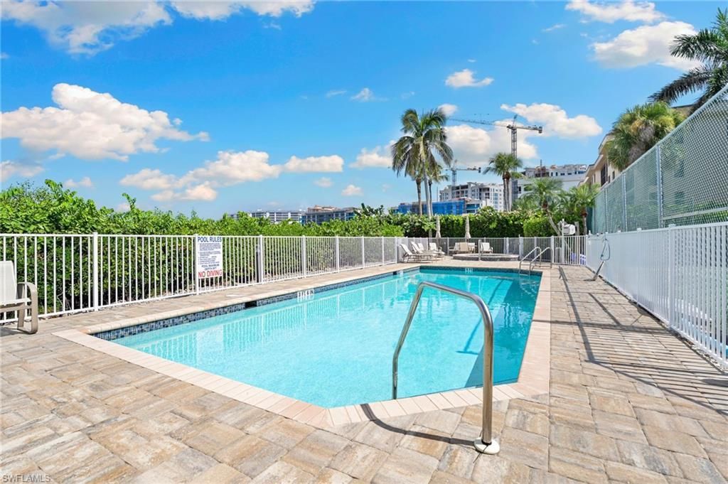 9380 Gulf Shore Dr , Unit 402, Naples, FL 34108 Photo