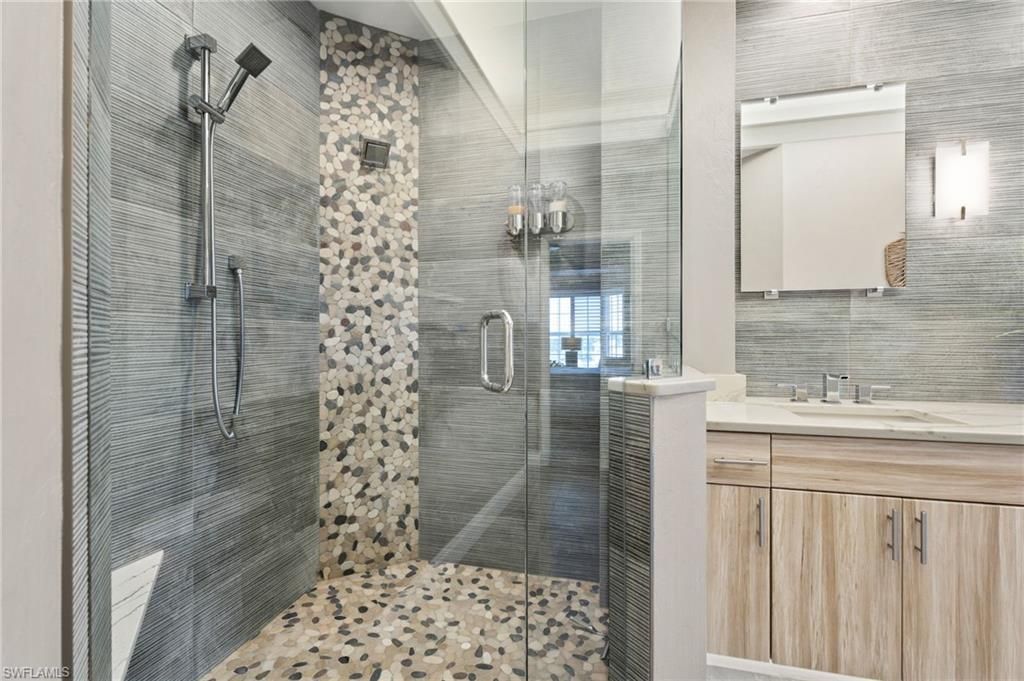 9380 Gulf Shore Dr , Unit 402, Naples, FL 34108 Photo