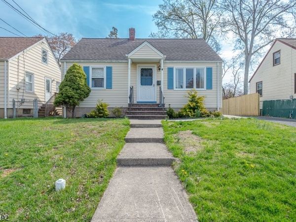 8 Fitzsimmons Ave, Middlesex, NJ 08846