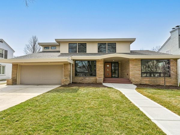 2301 E Glendale Ave, Whitefish Bay, WI 53211