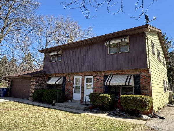 6888 Enge Dr, Unit 6890, Newburg, WI 53090