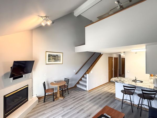 111 Center St, Unit 403, Lake Geneva, WI 53147