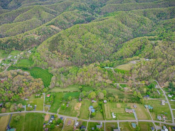 1620 Chinquapin Grove Road, Bluff City, TN 37618