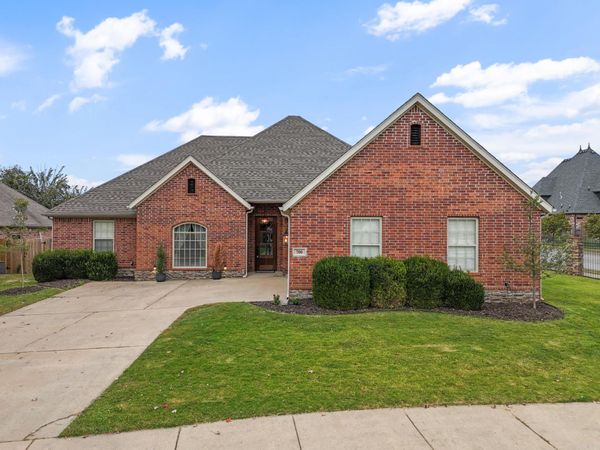 700 SW Sterling, Bentonville, AR 72712