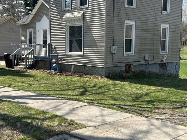 714 N Maple Grove Avenue, Hudson, MI 49247