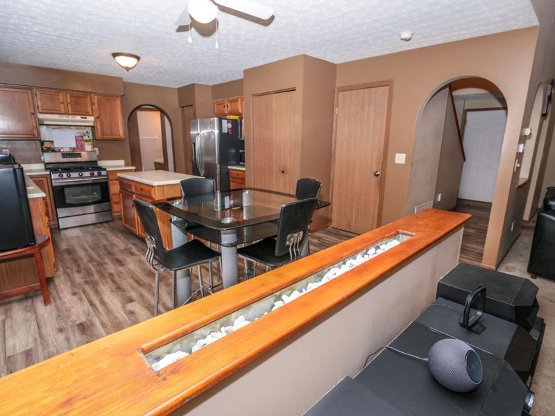 5976 Leafridge Lane, Columbus, OH 43232 Photo 11