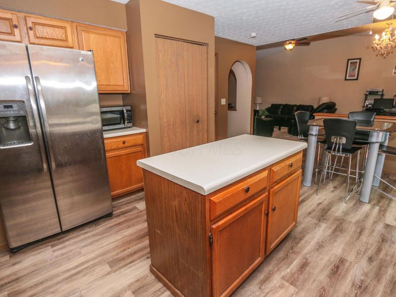 5976 Leafridge Lane, Columbus, OH 43232 Photo 17