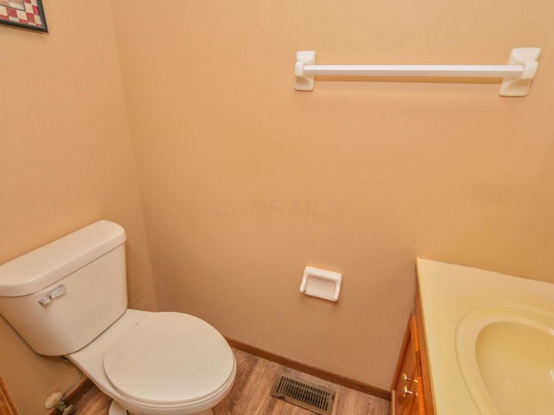 5976 Leafridge Lane, Columbus, OH 43232 Photo 21