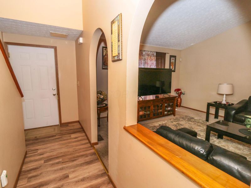 5976 Leafridge Lane, Columbus, OH 43232 Photo 22