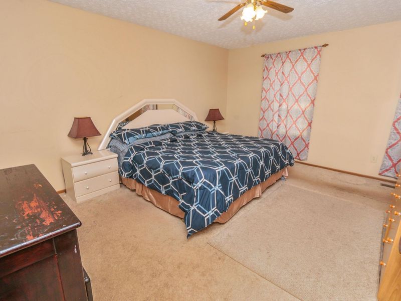 5976 Leafridge Lane, Columbus, OH 43232 Photo 24