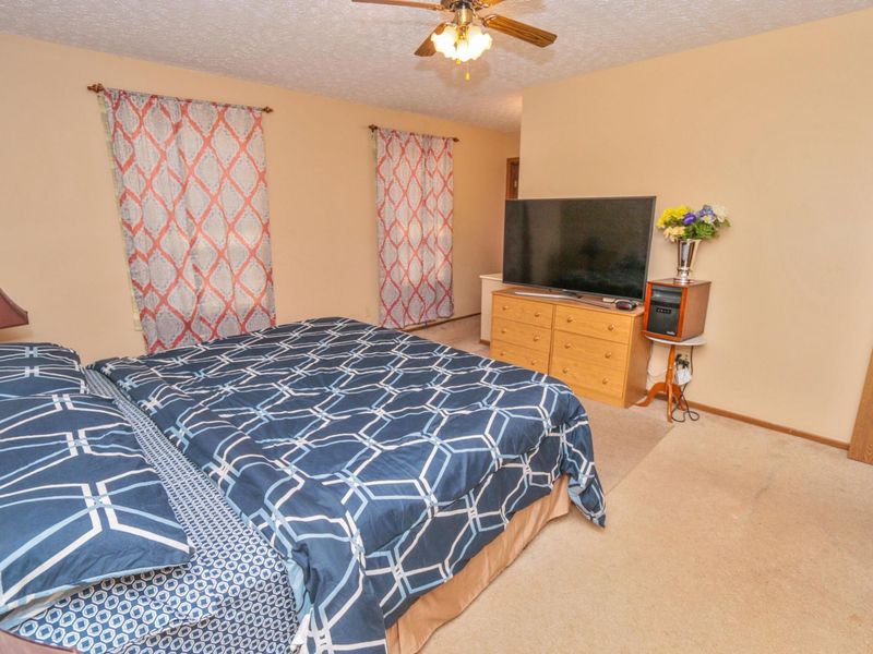 5976 Leafridge Lane, Columbus, OH 43232 Photo 25