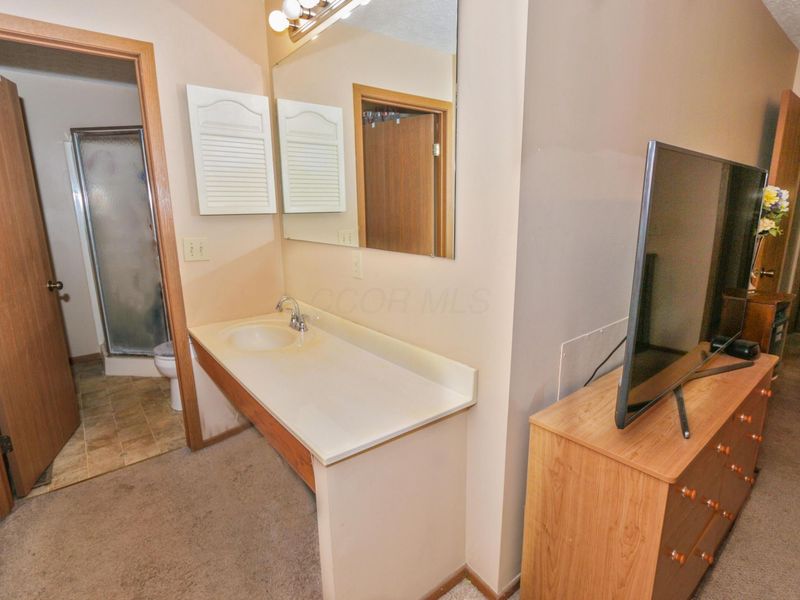 5976 Leafridge Lane, Columbus, OH 43232 Photo 27