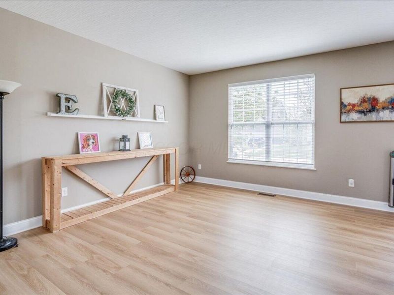 182 Honey Locust Lane, Commercial Point, OH 43116 Photo 11