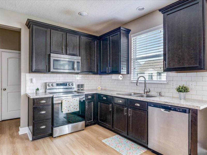 182 Honey Locust Lane, Commercial Point, OH 43116 Photo 6