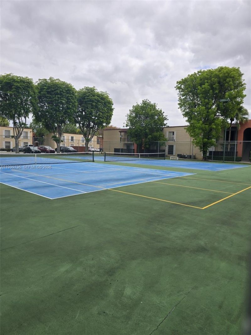 10786 N Kendall Dr, Unit D5, Miami, FL 33176 Photo