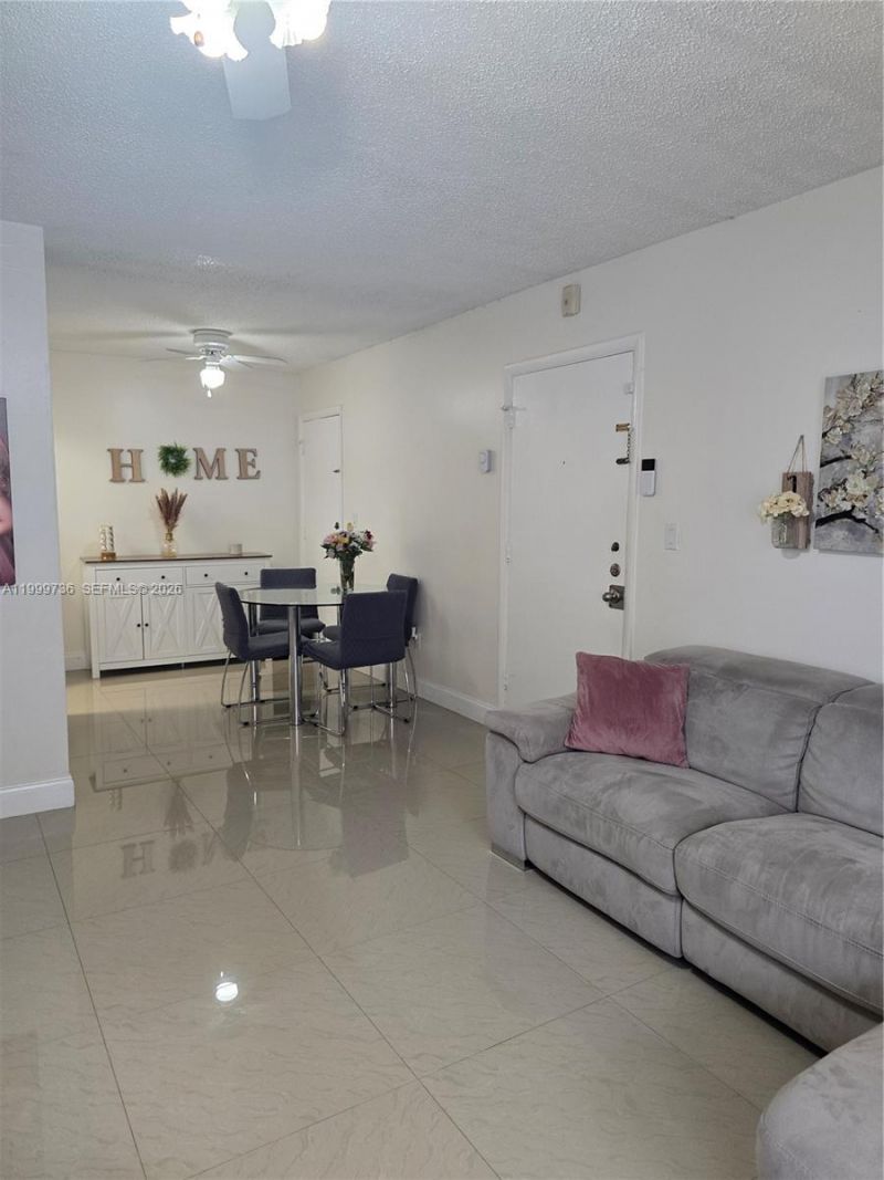 10786 N Kendall Dr, Unit D5, Miami, FL 33176 Photo