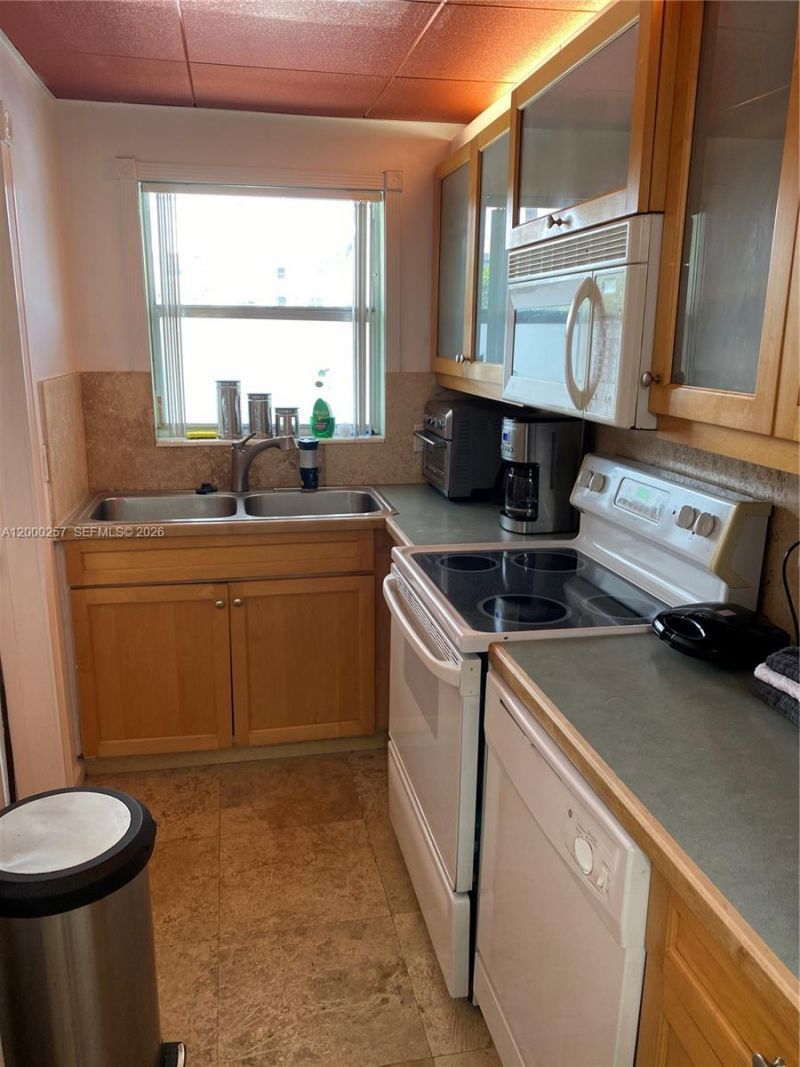 250 Layne Blvd, Unit 110, Hallandale Beach, FL 33009 Photo