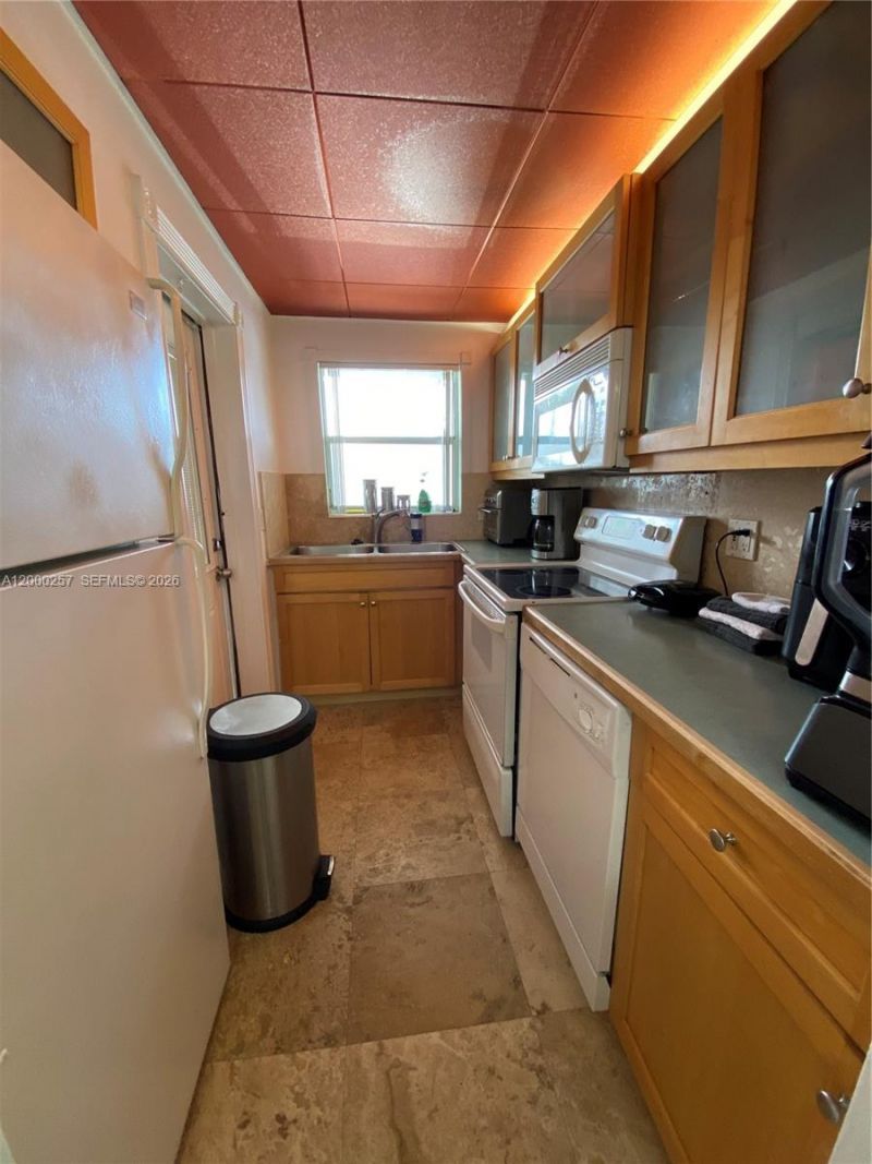 250 Layne Blvd, Unit 110, Hallandale Beach, FL 33009 Photo