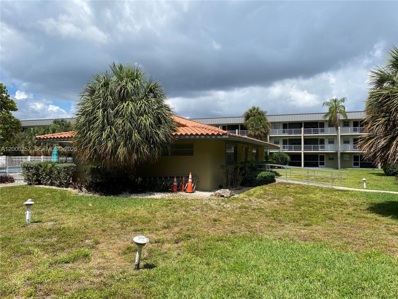 250 Layne Blvd, Unit 110, Hallandale Beach, FL 33009 Photo