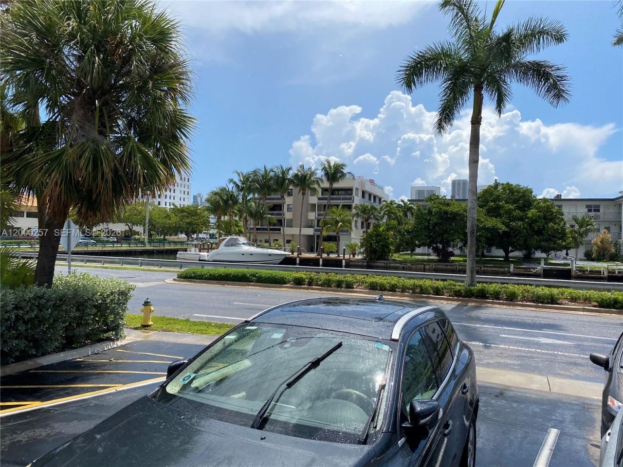 250 Layne Blvd, Unit 110, Hallandale Beach, FL 33009 Photo