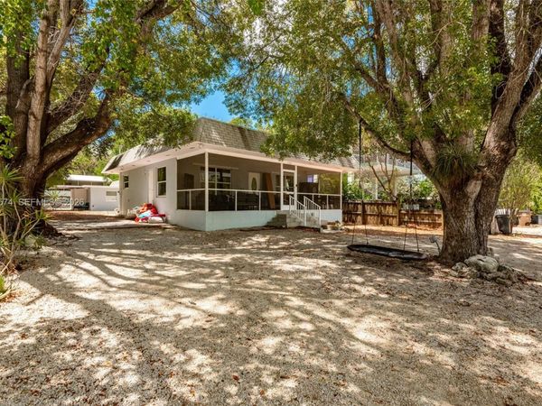 367 Buttonwood Shores Dr, Key Largo, FL 33037