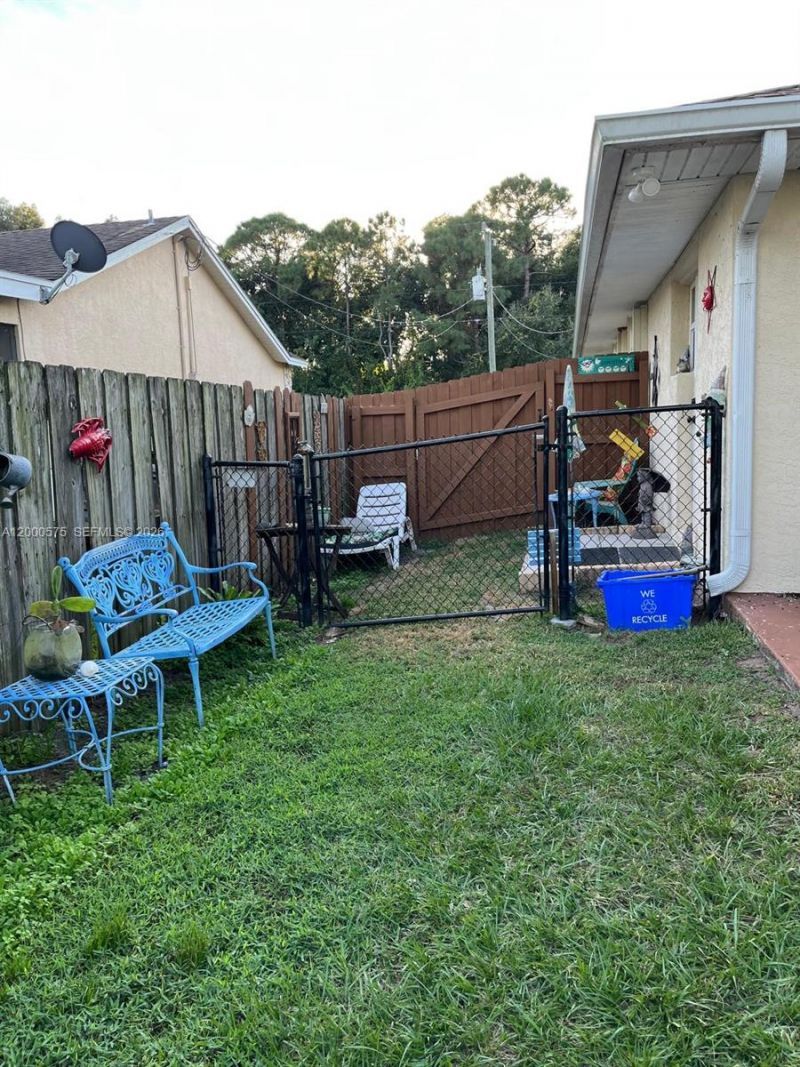 1637 SW Taurus Ln, Port Saint Lucie, FL 34984 Photo